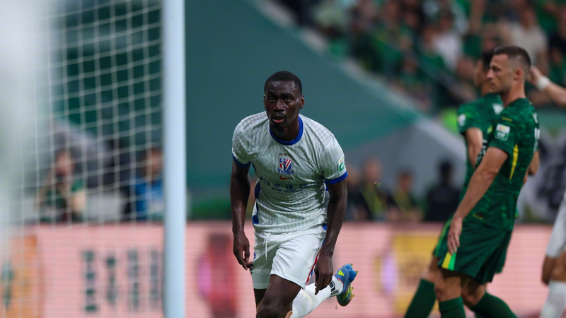 Shanghai Shenhua beat Beijing Guoan 3-1 in battle for top spot in CSL