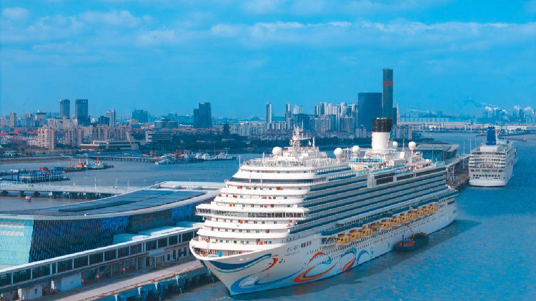 From Battlefields to Bright Lights: Shanghai’s Amazing Transformation! Shanghai then and now: From battleground to global gateway