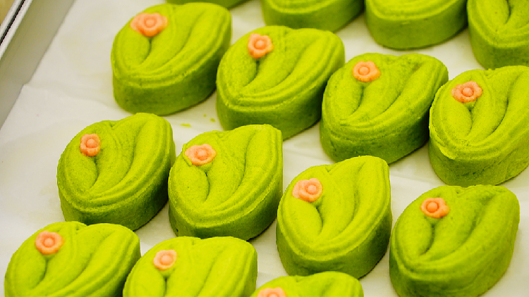 Summer on a plate: Beihai Park unveils seasonal pastries