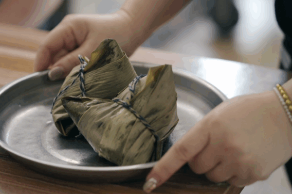 Unwrapping the Magic of Salted Egg Yolk Zongzi! Taiwan Through the Ages: The Salted Egg Yolk Zongzi video poster