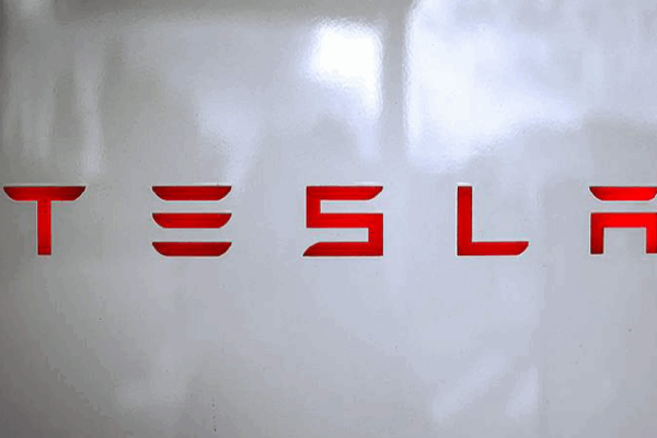 Tesla’s Driverless Car Makes First Ever Delivery! ππ€ Tesla completes first driverless car delivery to customer