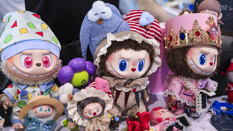 Trendy toys exhibition draws hordes of fans to Shanghai