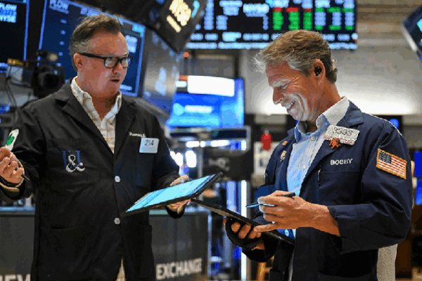 US Stocks Rise as Investors Anticipate Big Tech Earnings π US stocks close higher amid investor optimism for major tech earnings