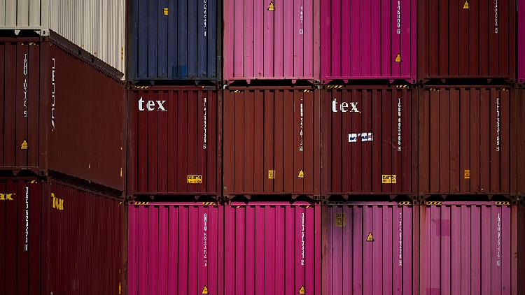 US Tariff Delays: Why Sticking to the Plan Matters! π¦ US tariffs: Repeated delays and the loss of momentum