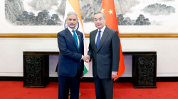 China and India: Working Together as Good Neighbors! Wang Yi: China, India should adhere to good-neighborliness, friendship