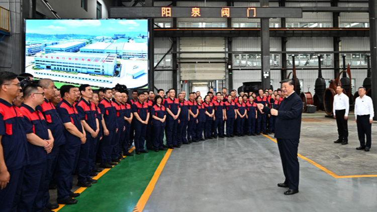 Xi Jinping inspects manufacturing company in Shanxi