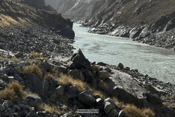 Discover the World’s Deepest Canyon: Yarlung Zangbo Canyon! Yarlung Zangbo Canyon: The deepest geological rift on Earth